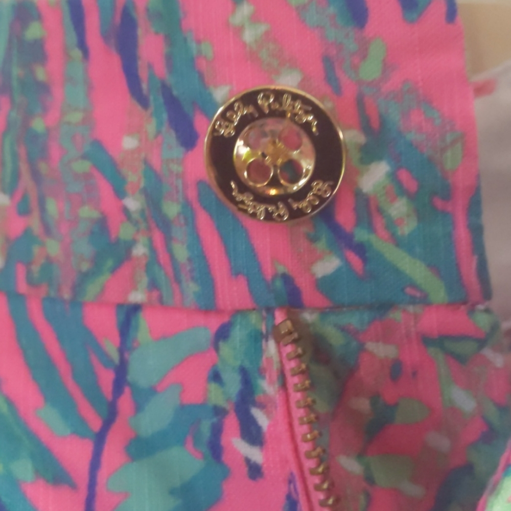 Lilly Pulitzer Callahan Shorts - Picture 3 of 7